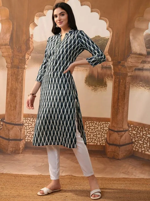 Vasthrlay Women Grey Printed Straight Kurta